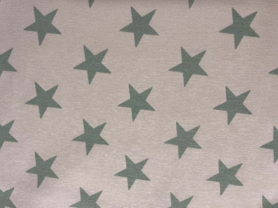 023513- 017 Хидрофобиран плат, на кремава основа,  със зелени звездички