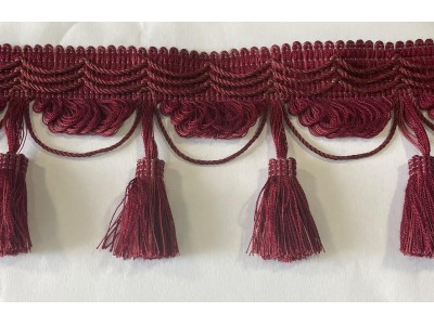 Ресни с пискюли цвят бордо