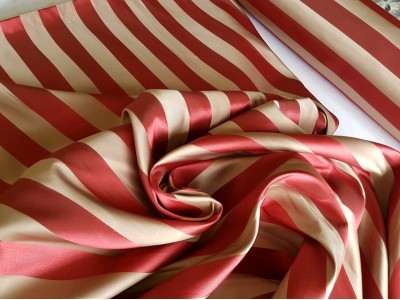 3287 - 29 Плат за завеса червени и бежови райета